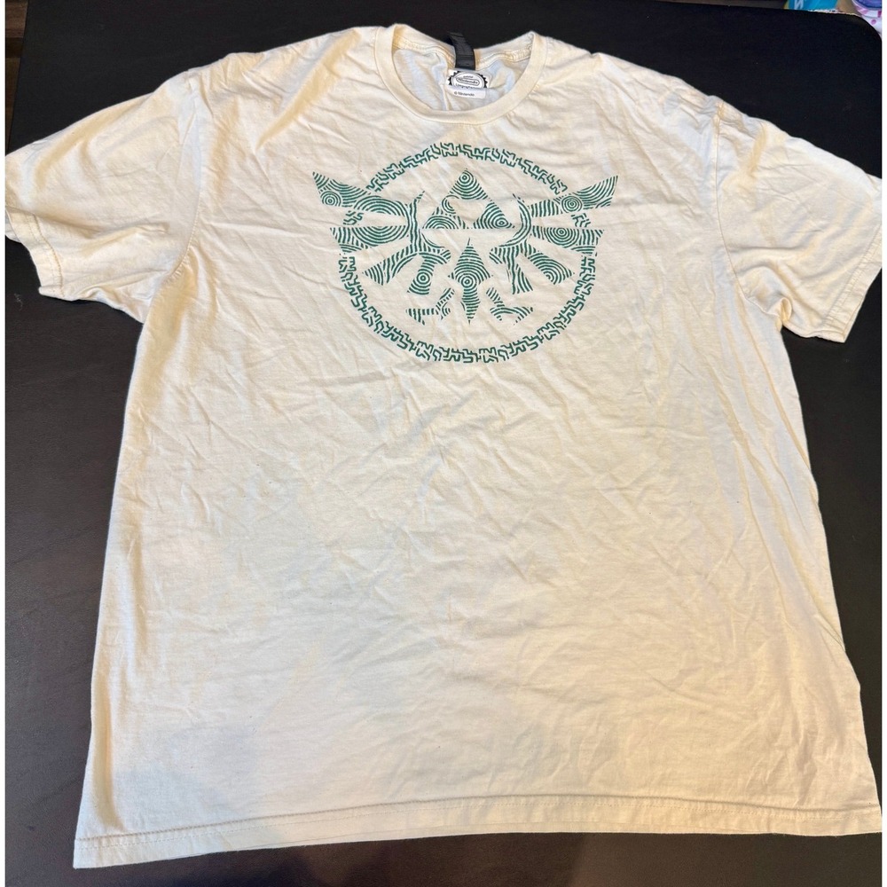 Nintendo‎ Legend of Zelda: Tears of the Kingdom Hyrule Crest Graphic T-Shirt XL